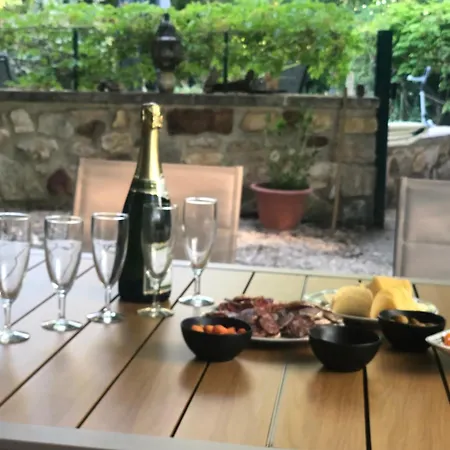 Prázdninový dům Maison Charmante Avec Piscine Dans Un Ecrin De Verdure, Proche Uzes Foissac (Gard)